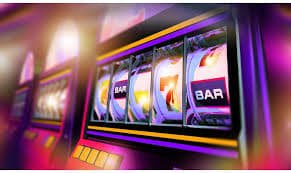 Sảnh Live Casino cw05 với dealer phát trực tiếp baccarat và roulette